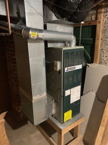 1122 Mammoth Rd, Dracut MA 01826 exterior