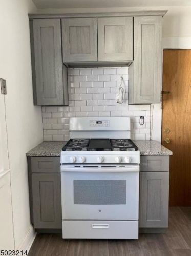 86 Tappan Ave, Belleville NJ  07109-2662 exterior