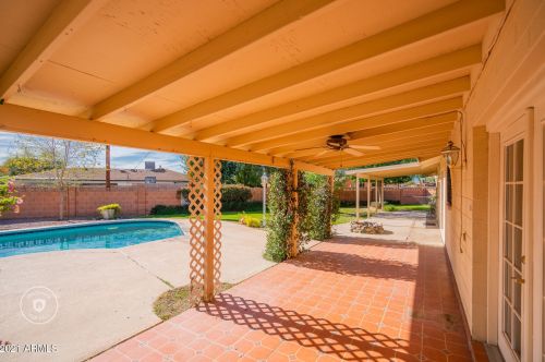 6243 Camelback Rd, Phoenix AZ 85033-1534 exterior