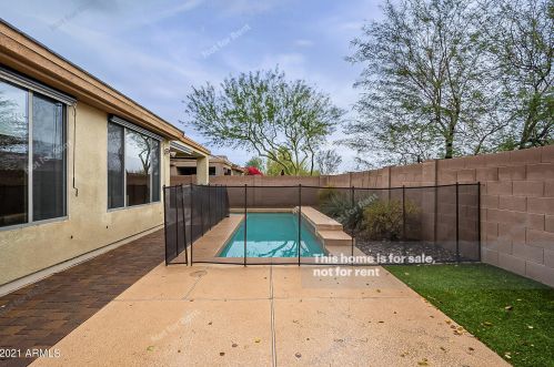 1823 Eastman Dr, Phoenix AZ 85086-1503 exterior