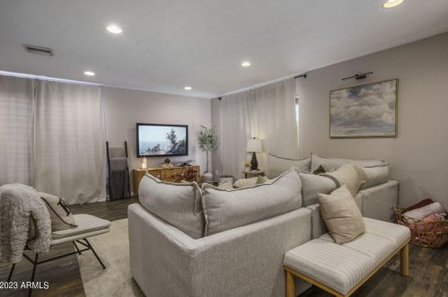 6822 43rd Pl, Phoenix AZ  85042-5218 exterior