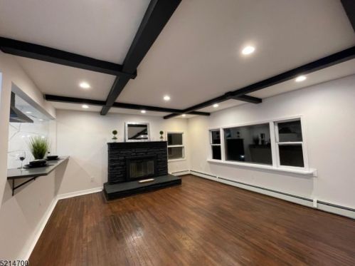 46 Edgewood Rd, Skyline Lakes NJ 07456-1911 exterior