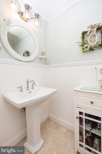 27 Rygate Ave, West Deptford NJ 08096-4218 exterior