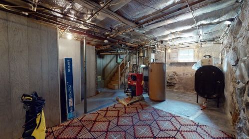 471 Main St, East Bridgewater MA 02324-1476 exterior