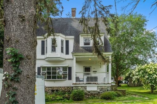 140 Oakland Ave, Methuen, MA 01844-3652