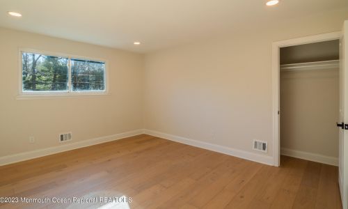 225 Silverside Ave, Little Silver NJ  07739-1752 exterior