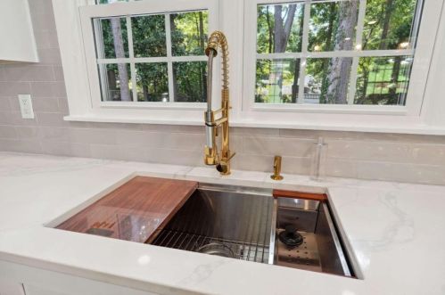 2022 Deren Way, Atlanta GA  30345-3710 exterior