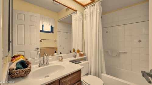 10438 45 Pl, Phoenix AZ 85050-8555 exterior