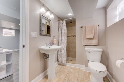 3618 Oak Park Ave, Forest View IL 60402-3865 exterior