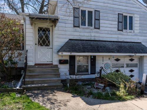 32 Carlson Pl, Lake Hiawatha, NJ 07034-3102