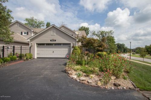 10121 Colonel Hancock Dr, Louisville KY  40291-5014 exterior