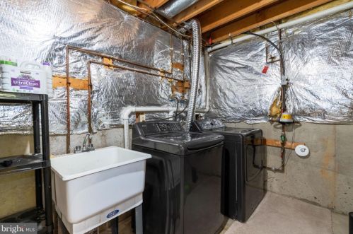 5484 Wooded Way, Columbia MD  21044-5722 exterior