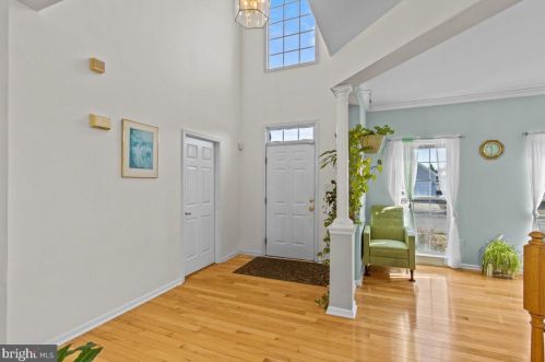 13 Equestrian Dr, Burlington NJ 08016-3065 exterior