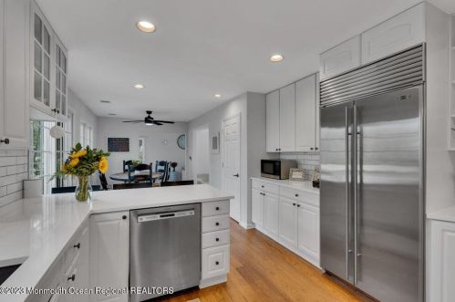 130 Rumson Pl, Little Silver NJ  07739-1044 exterior