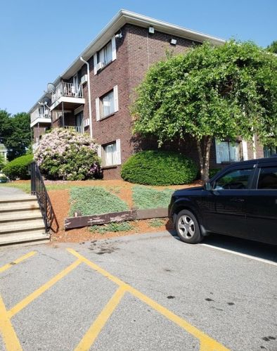 264 Haverhill St, Lawrence, MA 01840-1208