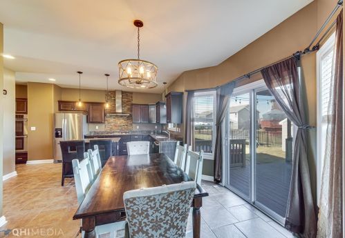 7 Shakespeare Dr, Valpo IN 46383-4129 exterior