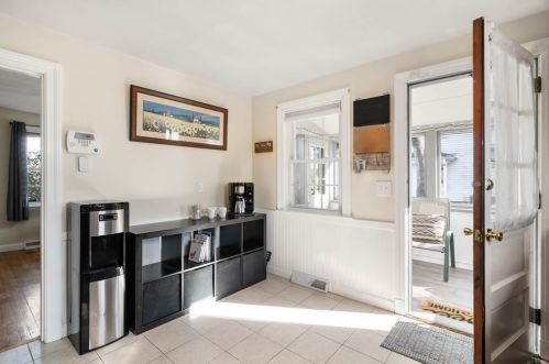 50 Hilldale Rd, Weymouth MA 02190-1417 exterior