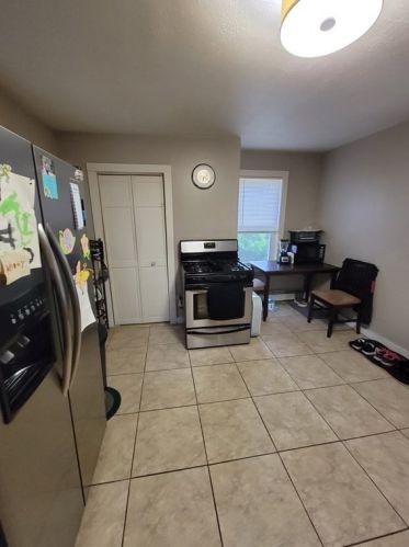 26 Briggs St, Taunton MA 02780-4806 exterior