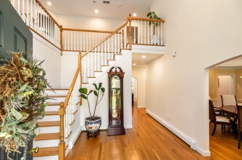 370 West St, Dedham, MA 02026-5522