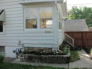 2053 Schiller St, Dubuque, IA 52001-3465