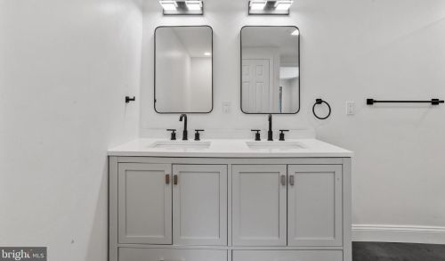 1 18th St, Burlington NJ  08016-4605 exterior