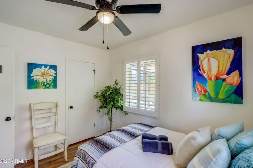 1701 Clarendon Ave, Phoenix AZ 85018-5209 exterior