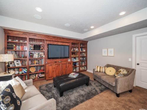 2161 Lorita Way, Sandy UT 84093-6514 exterior