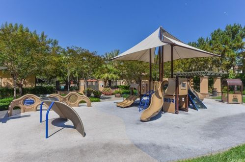 32 Larkfield, Irvine CA 92620-2140 exterior