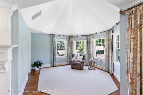 21 Vista Dr, Little Silver NJ  07739-1611 exterior