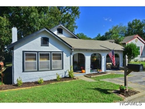 1107 Saint Joseph St, Cullman, AL 35055-2842