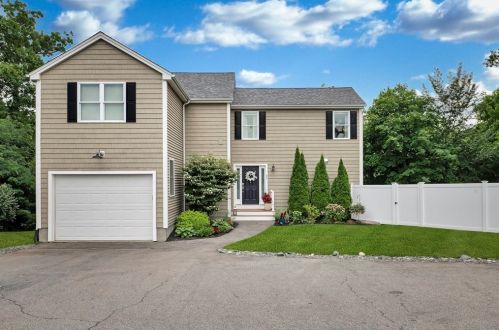 821 Merrimack Ave, Dracut MA 01826-5422 exterior