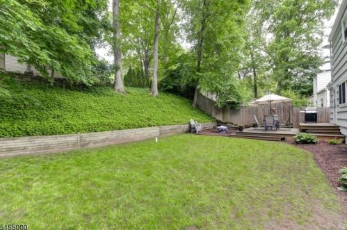 13 Beech Ct, Skyline Lakes NJ 07456-2503 exterior