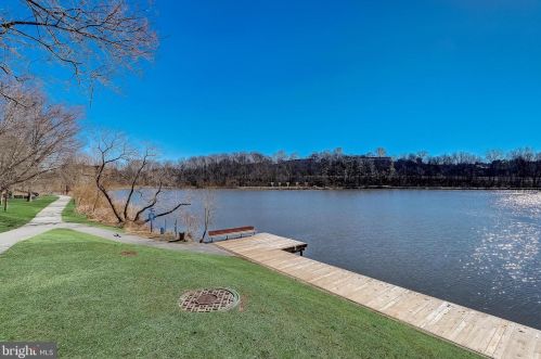 10205 Wincopin Cir, Columbia MD 21044-3408 exterior