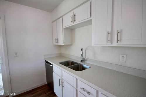 2908 Bloomfield Rd, Phoenix AZ 85029-2950 exterior