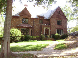 67 Sheffield Rd, Newton, MA 02460-2120