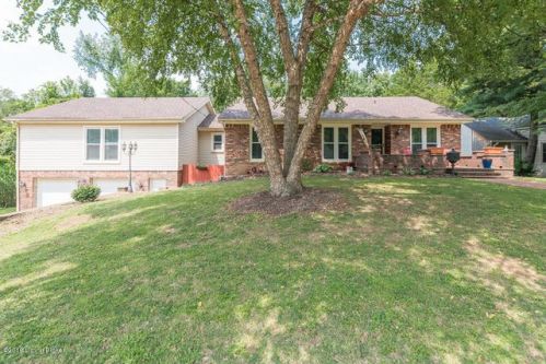 2735 Lindsay Ave, Louisville, KY 40206-2222