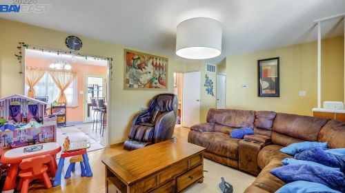 15368 Mendocino St, San Leandro, CA 94579-2020