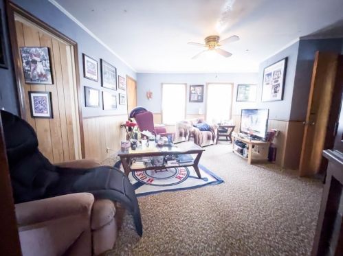 296 Hamlet St, Fall River MA 02724-3340 exterior