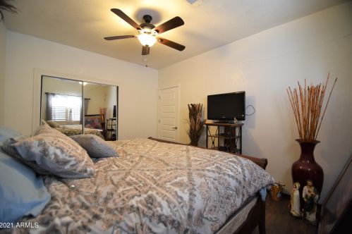 1932 Alta Vista Rd, Phoenix AZ 85041-5443 exterior