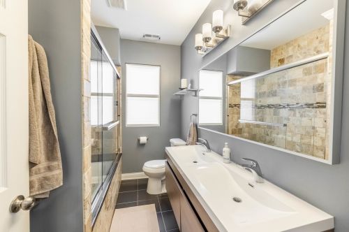 1907 Wenonah Ave, Forest View IL 60402-1666 exterior