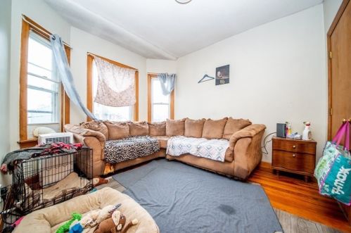 10 Choate St, Fall River MA 02723-2004 exterior