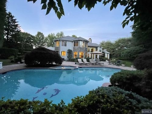 354 Madison Ave, Cresskill NJ 07626-1338 exterior