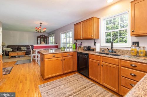 15 Sussex Dr, Carlisle PA 17013-4804 exterior