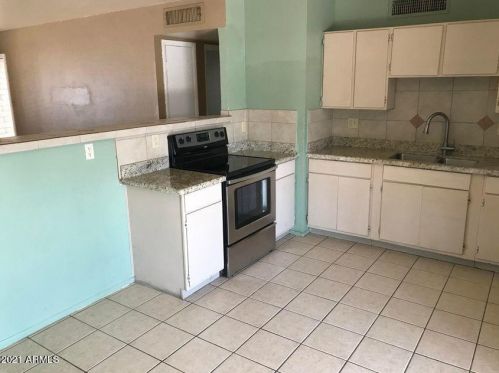 3401 Country Gables Dr, Phoenix AZ  85053-4756 exterior