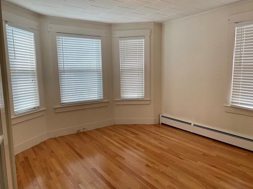 15 Woodland St, Lawrence MA 01841-2333 exterior