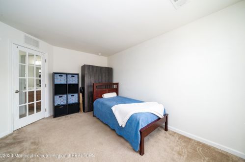 38 Kyle Dr, Tinton Falls NJ 07712-7536 exterior