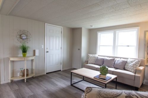 18 Fawn Dr, Plymouth MA 02360-5038 exterior