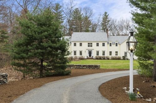 101 Strawberry Hill Rd, Acton, MA 01720-5730