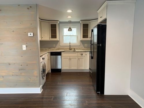 709 Rocky Hill Rd, Plymouth MA  02360-5523 exterior