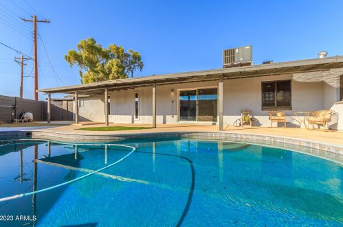 7332 17 Ave, Phoenix AZ 85085-6300 exterior